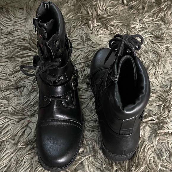 BLACK BOOTIES - Picture 4 of 4